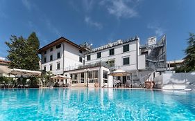 Hotel President